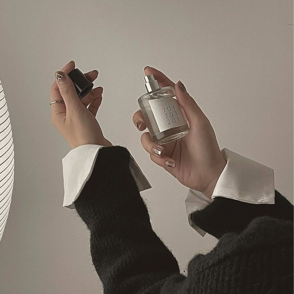 人氣平價香水推薦！香民必學香水正確噴法，香氣自然如體香、 持久又留香！-3