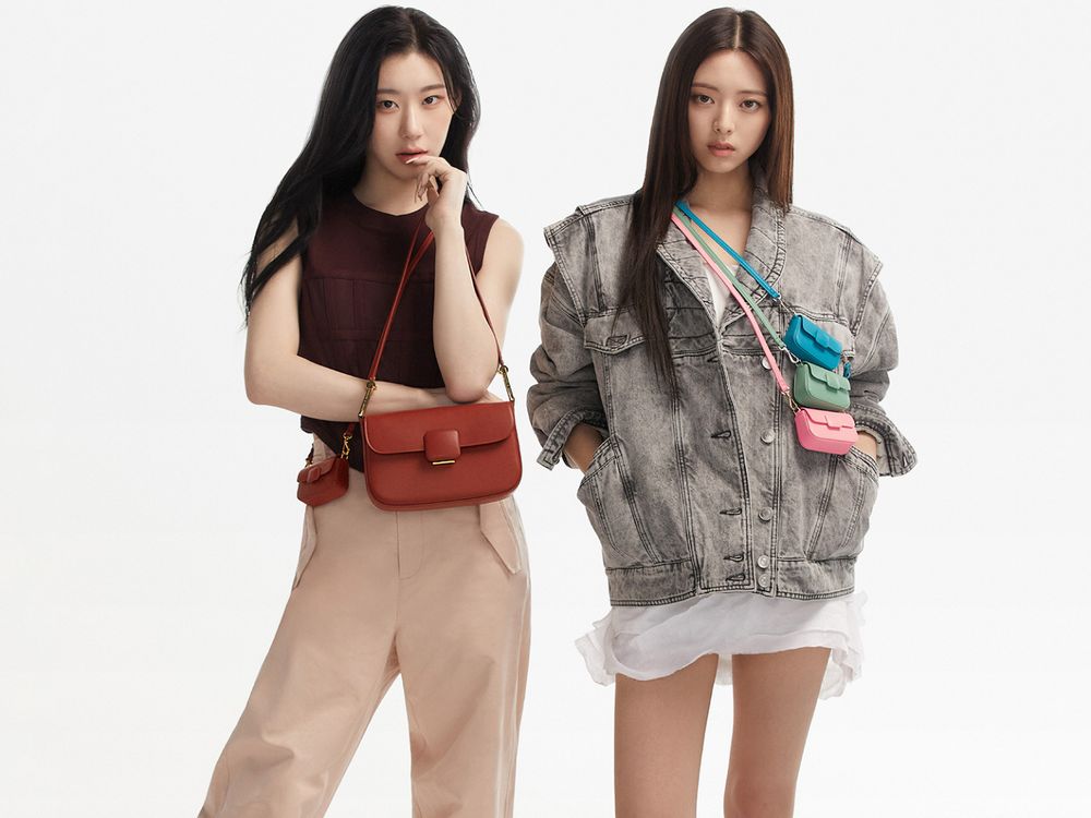 CHARLES & KEITH x ITZY春夏聯名來了!「肩背包、高跟鞋」想全部包色處理!-5