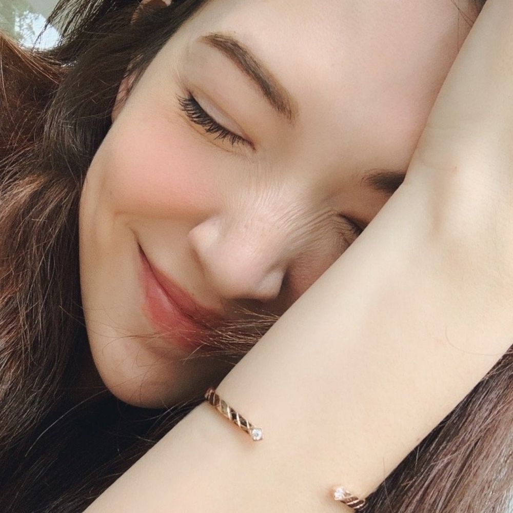 《不夠善良的我們》許瑋甯再奪視后！女神不老秘訣全靠潑水洗臉法，天天喝「它」養成白皙透亮肌！-4