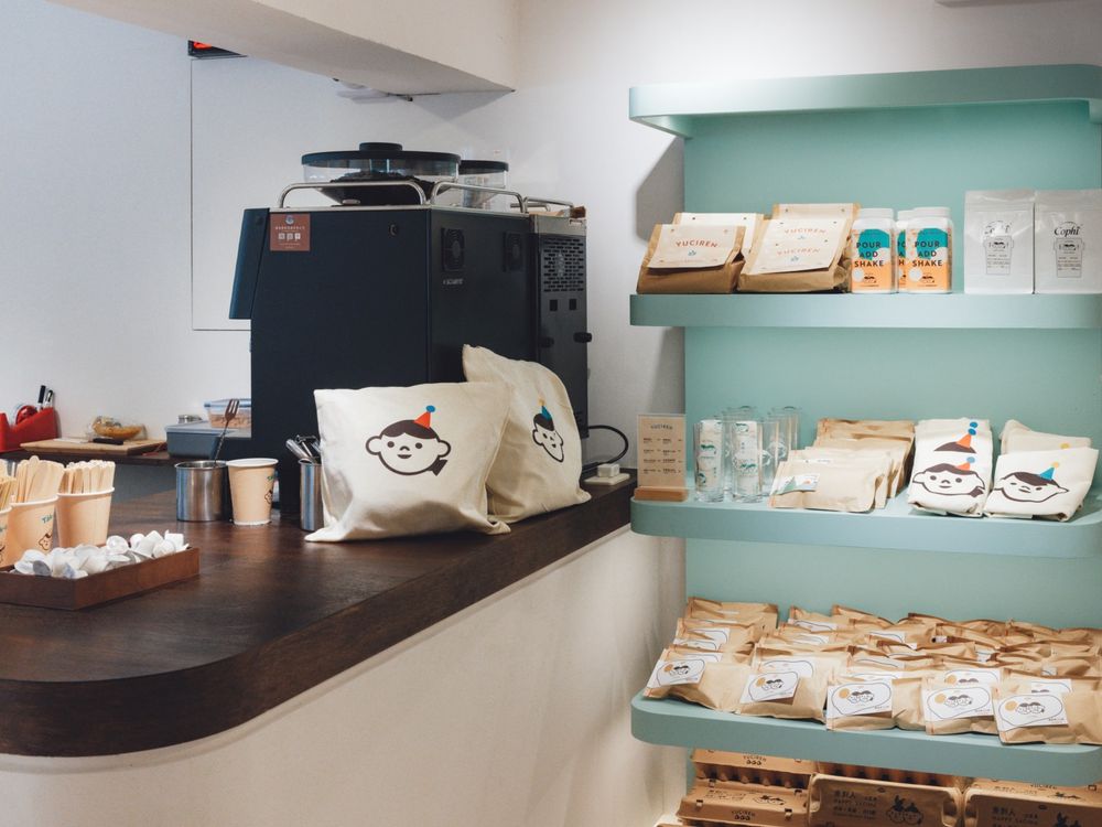 假期咖啡町Café in vacanza新開幕!純白木質店面+魚刺人鷄蛋糕,逛百元飾品邊喝下午茶!-5