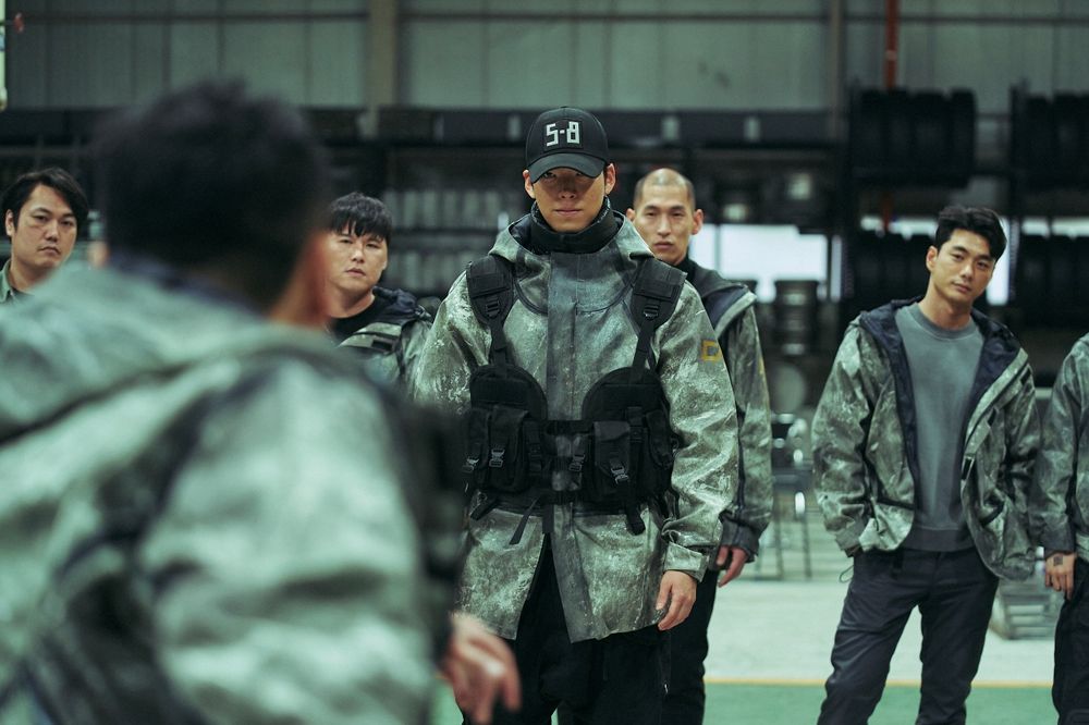 最新Netflix漫改劇《末日騎士》6大看點!金宇彬首挑大樑對決宋承憲、想呼吸要用階級分!-11