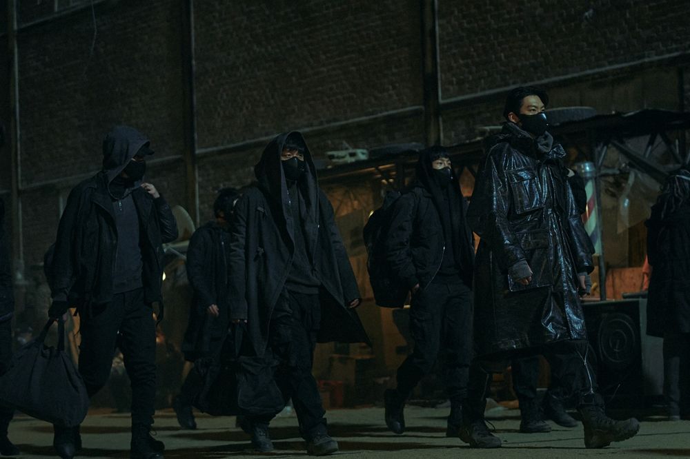 最新Netflix漫改劇《末日騎士》6大看點!金宇彬首挑大樑對決宋承憲、想呼吸要用階級分!-18