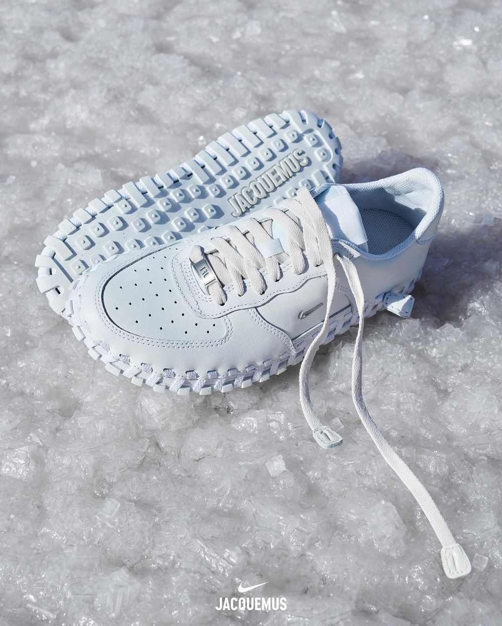 開賣日期+價格公開!Jacquemus x Nike最新聯名球鞋『J Force 1』光看細節就知道是心動警報!-6