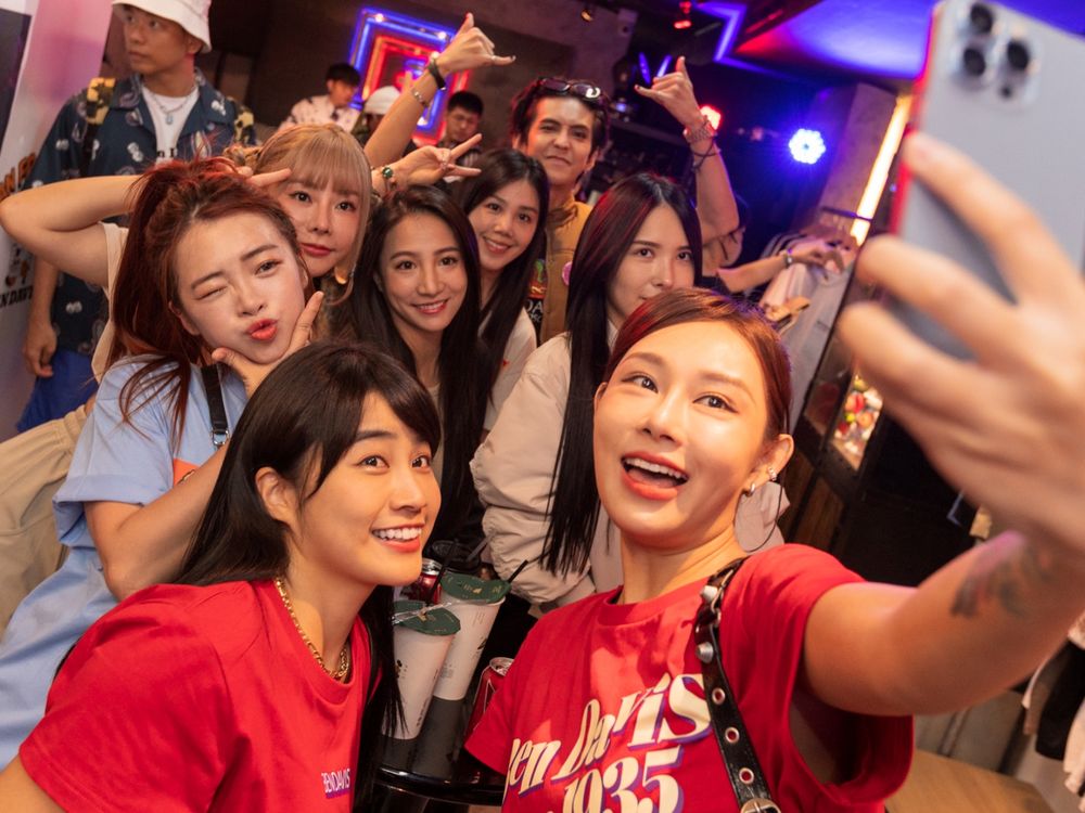 BRAND T.跨界聯名辦攝影展「潮」聖！米原康正與BEN DAVIS聯手捕捉潮流美學！-3