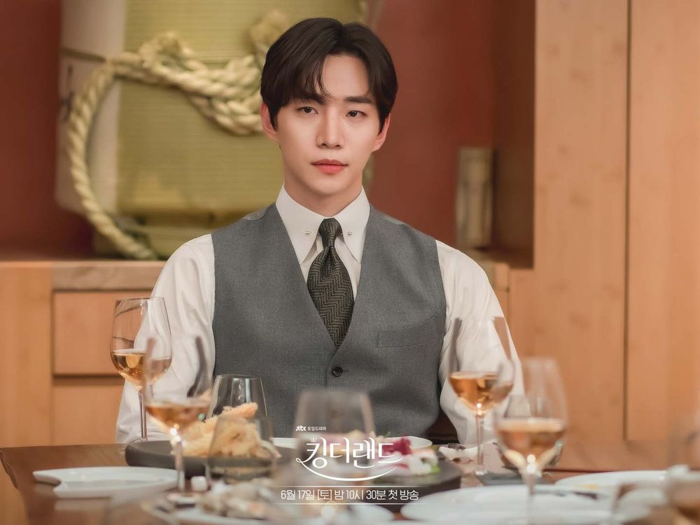2023最強CP潤娥和俊昊狂撒糖!Netflix浪漫韓劇《歡迎來到王之國》必追5大看點&角色介紹-3
