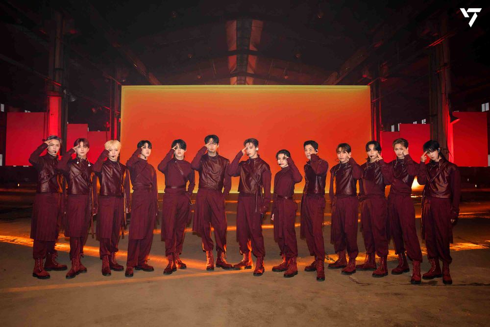 《換乘戀愛2》賢圭都入坑!新一代刀群舞男團「SEVENTEEN」13人團魂魅力&必聽破億歌曲,提前全員續約創紀錄!-3