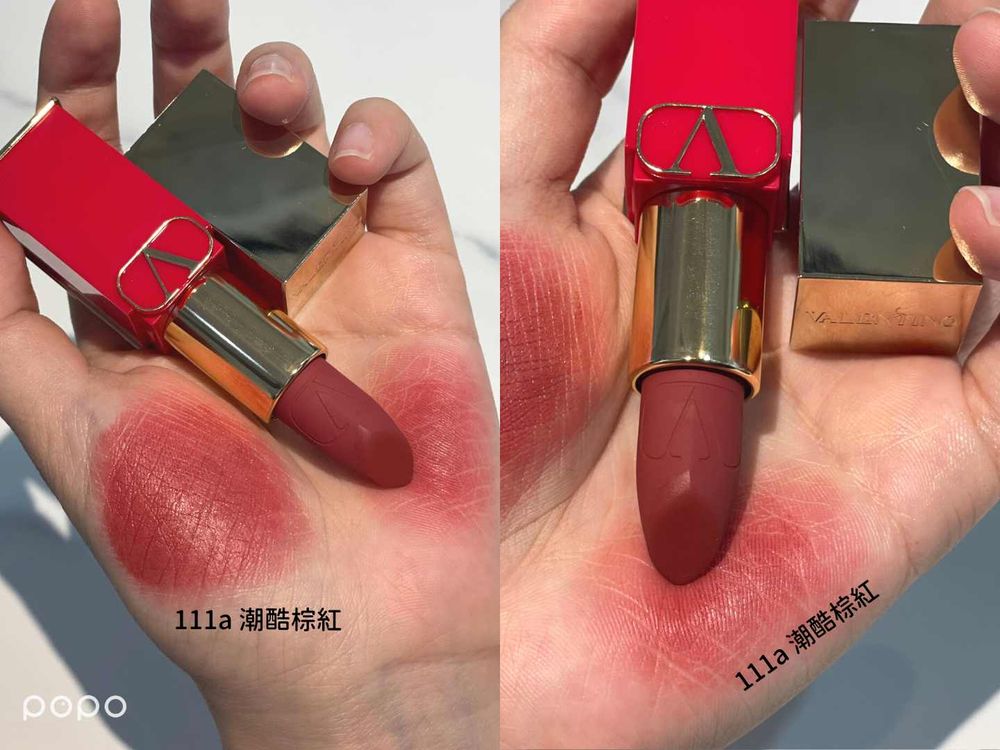 萬眾期待Valentino Beauty登台啦!必買8款美妝推薦:細閃眼頰彩、精品彩妝盤、經典鉚釘香水瓶,剁手都要買!-3