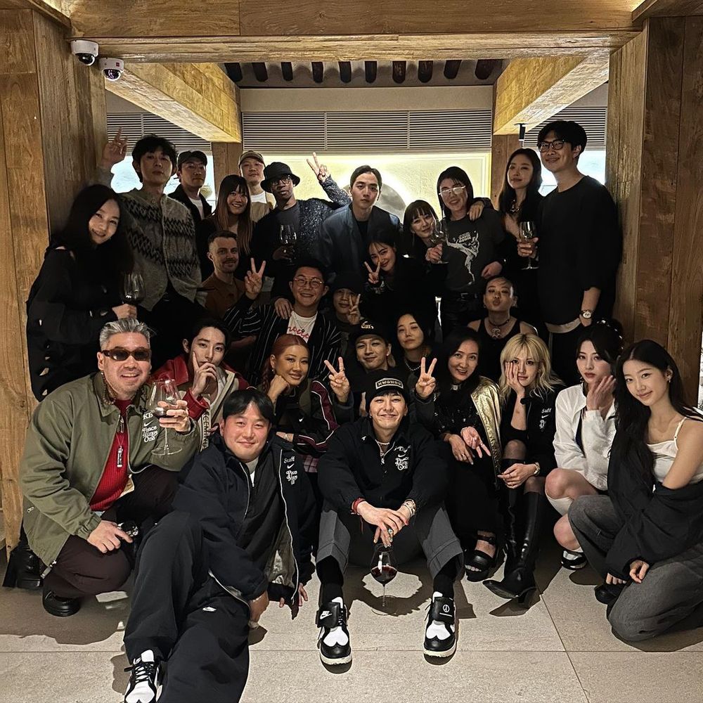 人緣好到爆!盤點8位韓國演藝圈人脈王,希澈&GD朋友圈驚人、IU&李鍾碩都是人脈富翁、BTS V&JIN意外人脈成焦點!-6