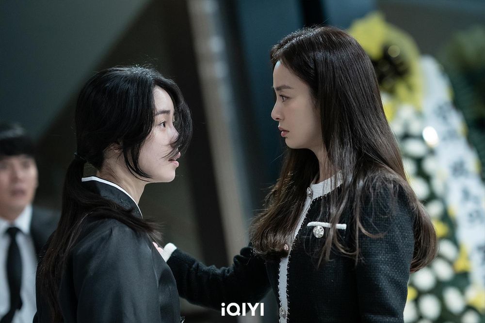 驚悚韓劇《有院子的家》林智妍狂吃「喪夫餐」引熱潮!金泰希遭老公藥物控制成瘋女人,兩大女神神演技被讚爆!-1