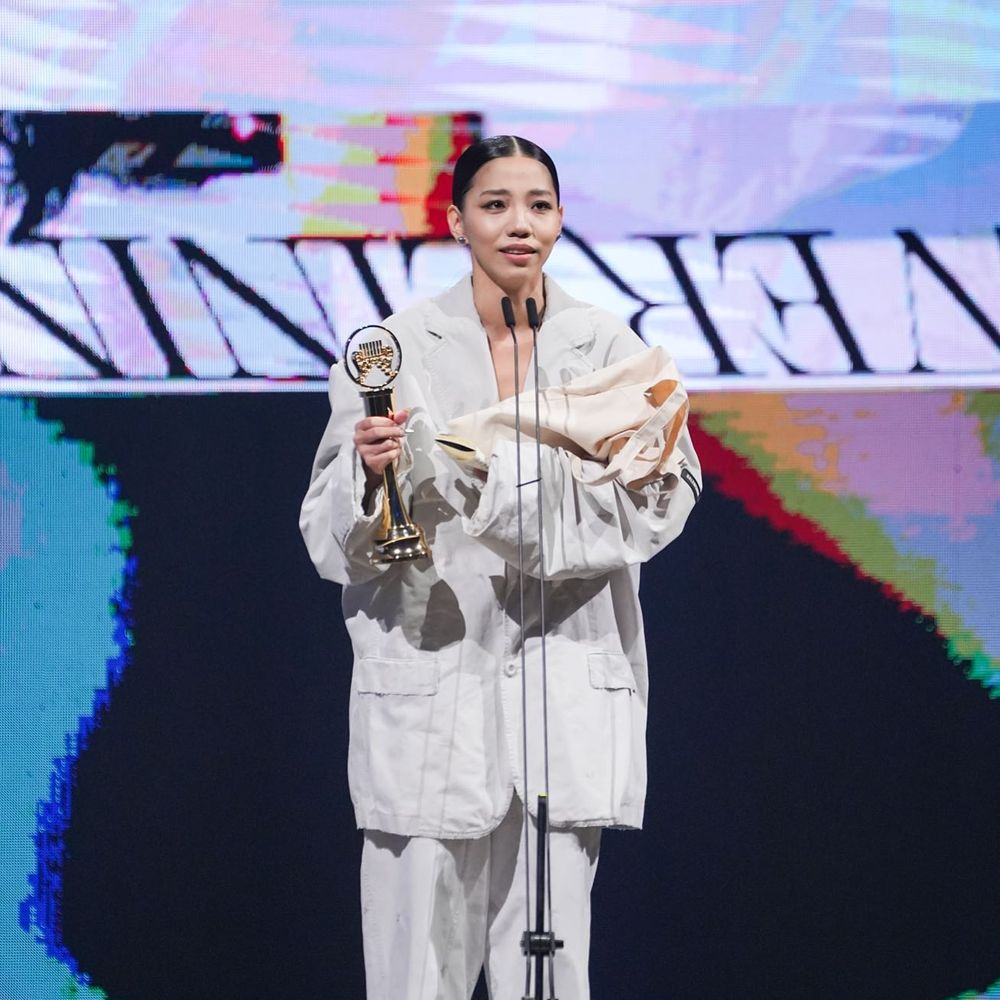 【金曲34】2023年第34屆金曲獎「完整得獎名單」揭曉!青峰抱走年度專輯大獎、A-Lin首度封后、HUSH封歌王!-9