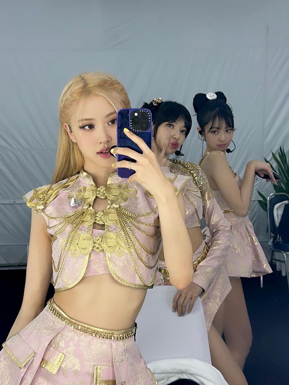 BLACKPINK妝容畫法公開!寶石水鑽妝、純欲小貓眼線...,畫上同款派對妝容,迎接BLACKPINK演唱會-5