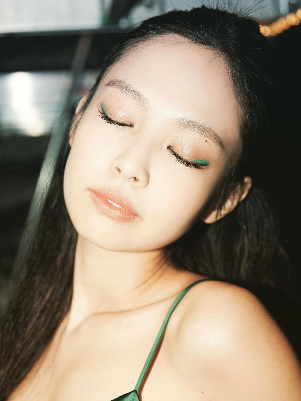 BLACKPINK妝容畫法公開!寶石水鑽妝、純欲小貓眼線...,畫上同款派對妝容,迎接BLACKPINK演唱會-6