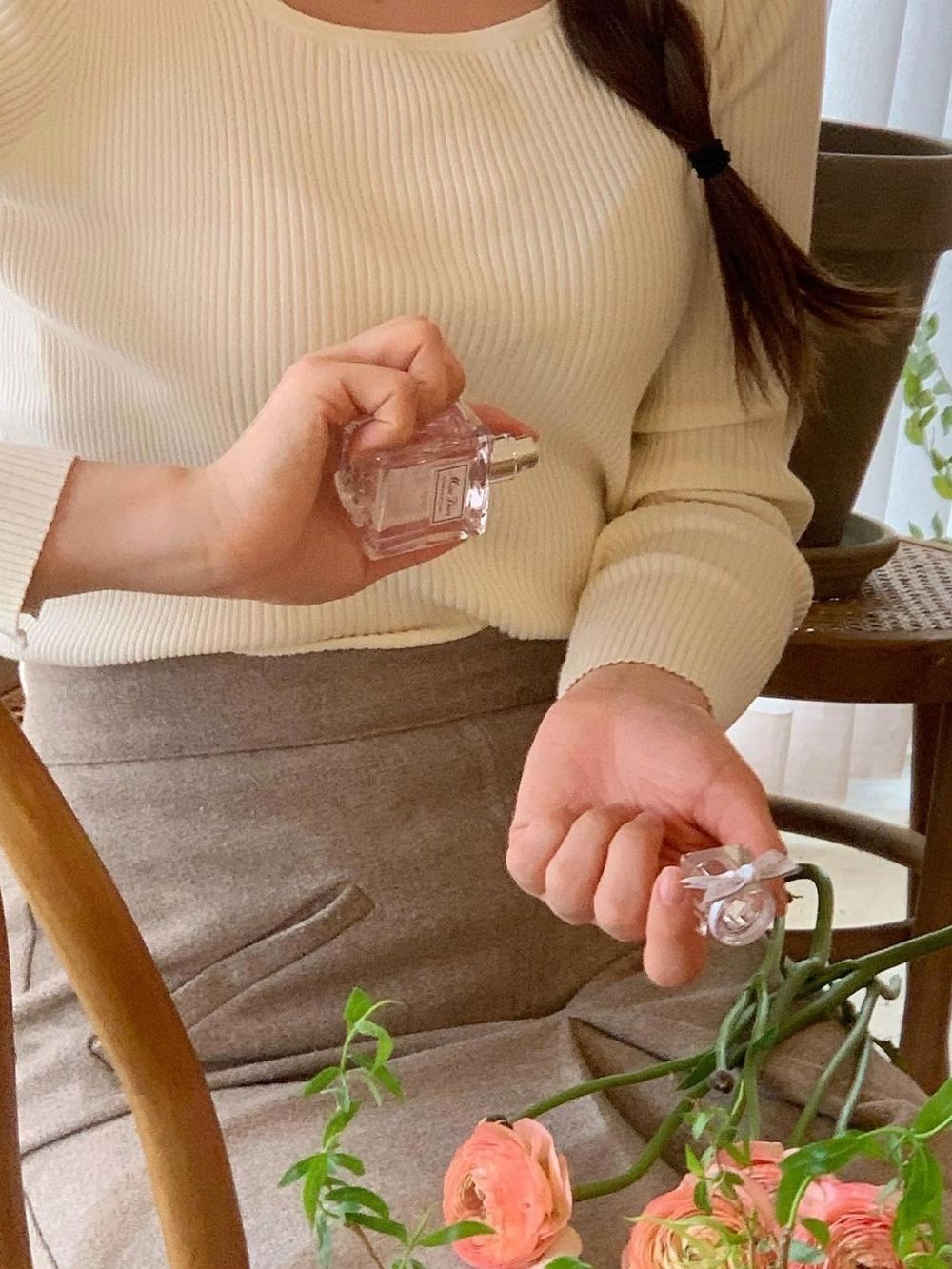 拒絕無效噴香水！高段位正確香水噴法，約會、通勤這樣噴超吸引人、兩步驟自帶偽體香，加碼高持香精品香水-1