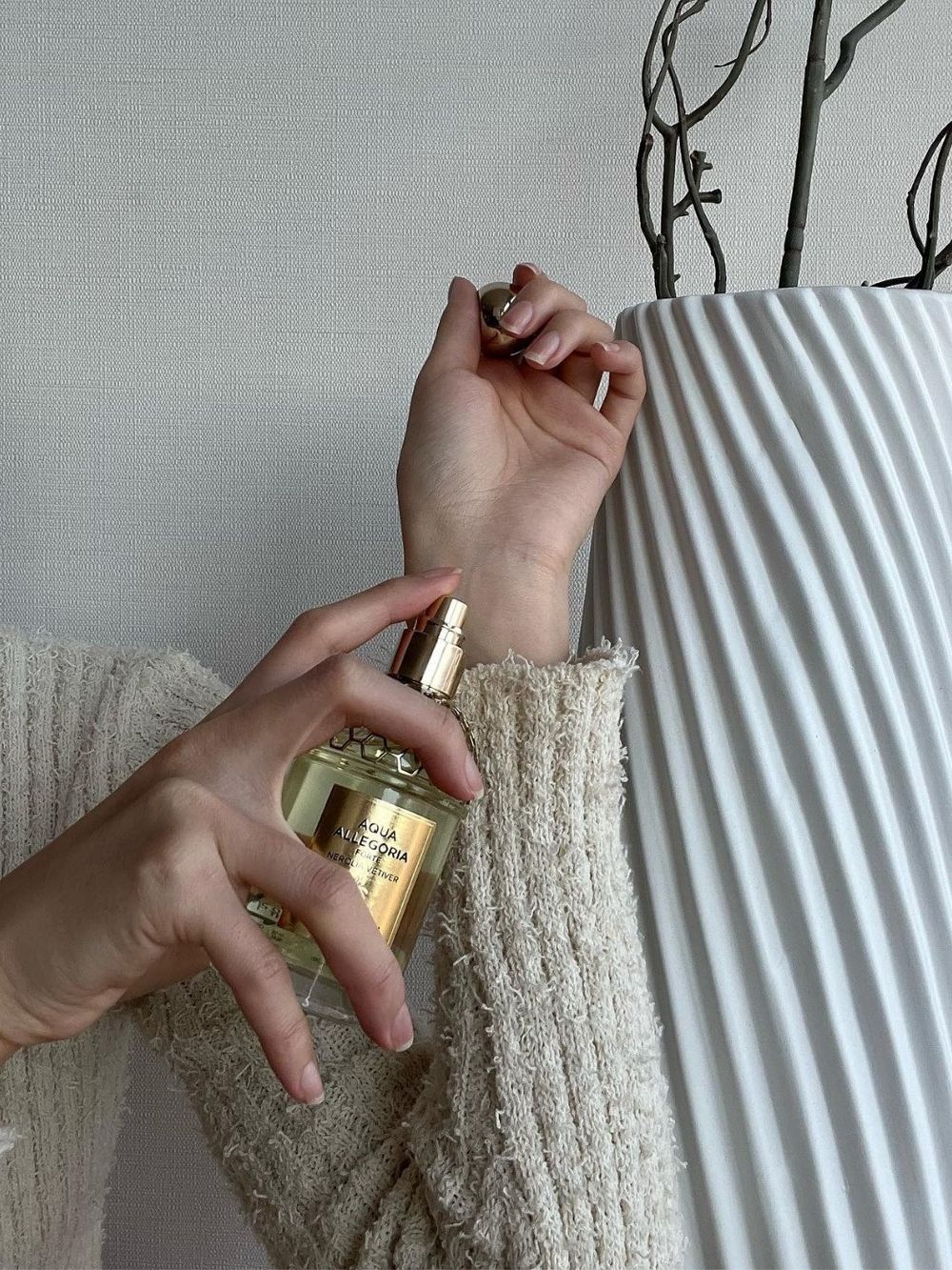 拒絕無效噴香水！高段位正確香水噴法，約會、通勤這樣噴超吸引人、兩步驟自帶偽體香，加碼高持香精品香水-3