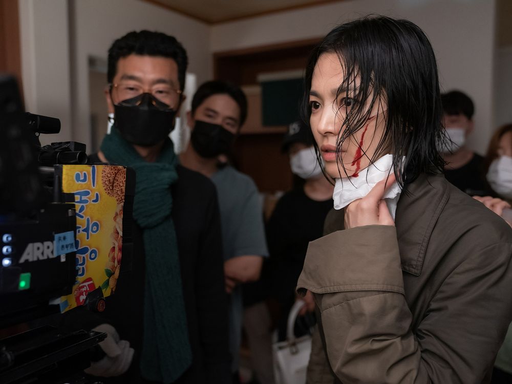 全球冠軍Netflix話題韓劇《黑暗榮耀》花絮曝光!3天創1.2億小時觀看,車珠英親揭「全裸露點」真相-2