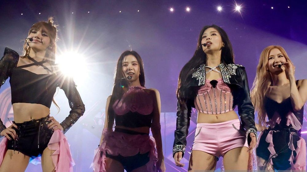 BLACKPINK全員續約有望!登2023年Coachella科切拉音樂節,擔任領銜嘉賓嗨唱80分鐘,再創新紀錄!-11