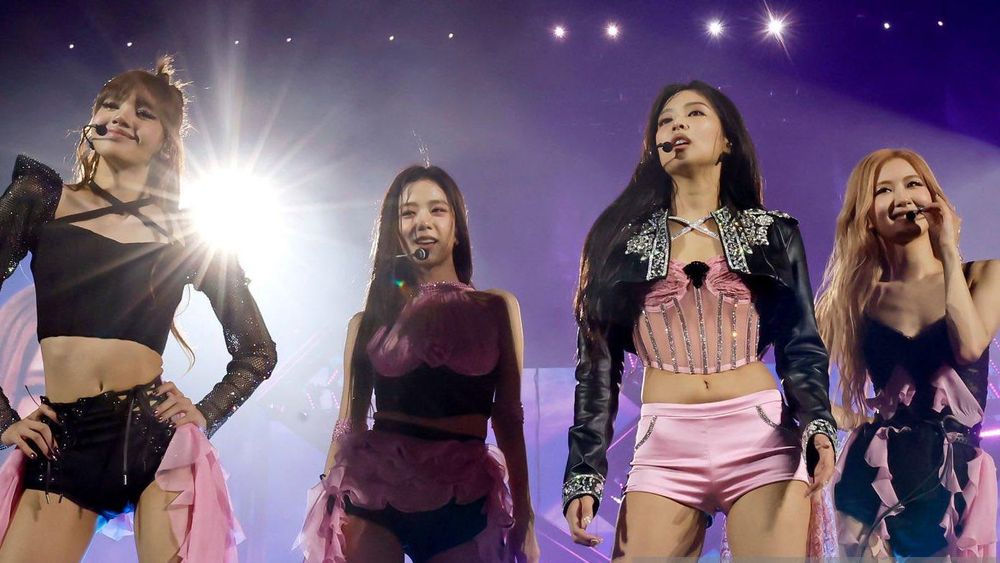 BLACKPINK全員續約有望！登2023年Coachella科切拉音樂節，擔任領銜嘉賓嗨唱80分鐘，再創新紀錄！-11