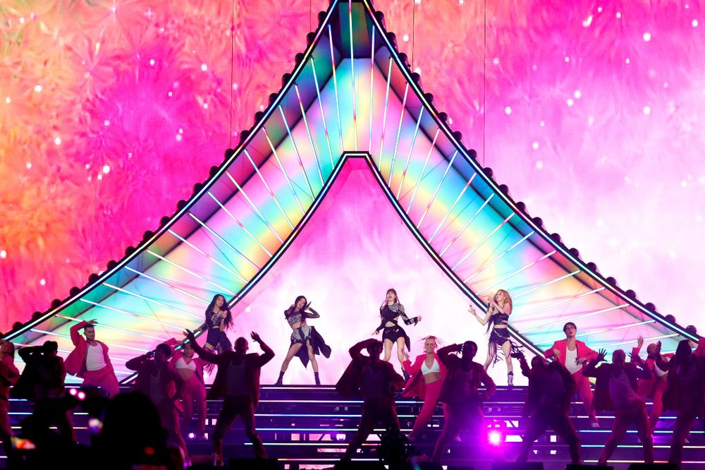 BLACKPINK全員續約有望!登2023年Coachella科切拉音樂節,擔任領銜嘉賓嗨唱80分鐘,再創新紀錄!-3