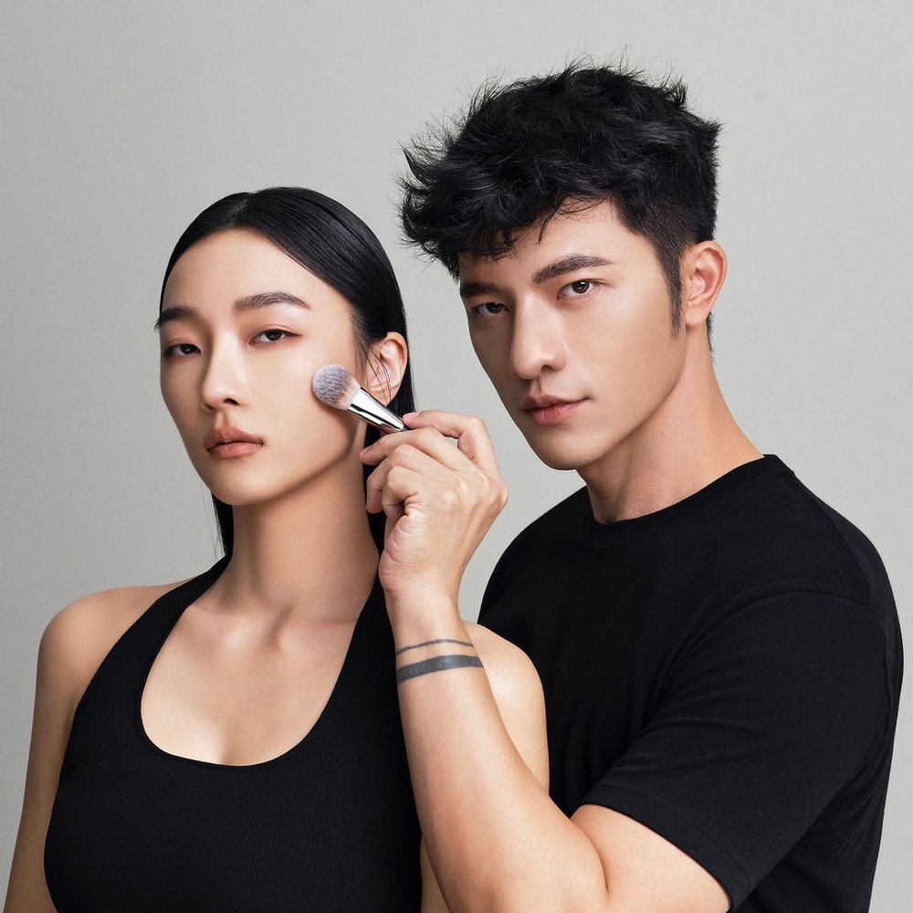 外國人來台必買!2023MIT彩妝品牌推薦:1028、KAIBEAUTY...,九色眼影盤、不暈染睫毛膏,不收簡直虧大了-5