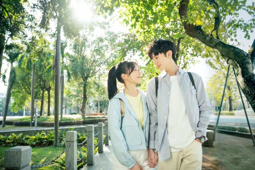 9部網評高分好看「校園青春戀愛」陸劇推薦!《偷偷藏不住》《當我飛奔向你》爆紅,《小美好》《微微一笑很傾城》榮登經典!-14