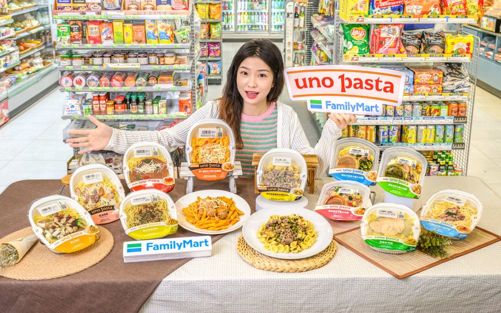 全家必吃新品！聯手最強義大利麵solo pasta推「香腸肉末貓耳朵麵、雞肉丸子茄汁鉛筆麵」明天午餐就吃這個！-2