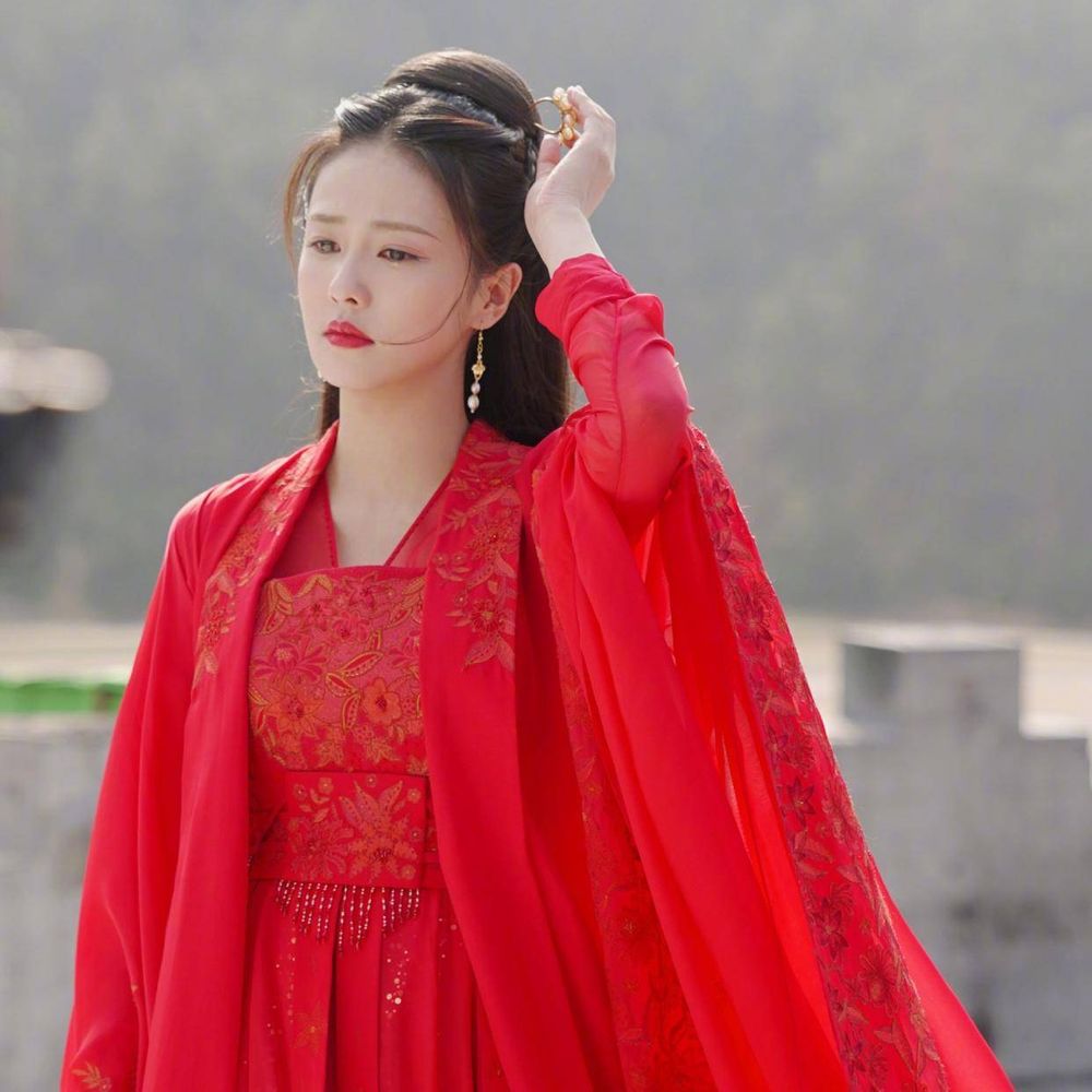 8位最經典紅衣古裝陸劇女星！白鹿&趙露思造型美出圈，《一念關山》劉詩詩封神，最難忘的紅衣女主是她！-3