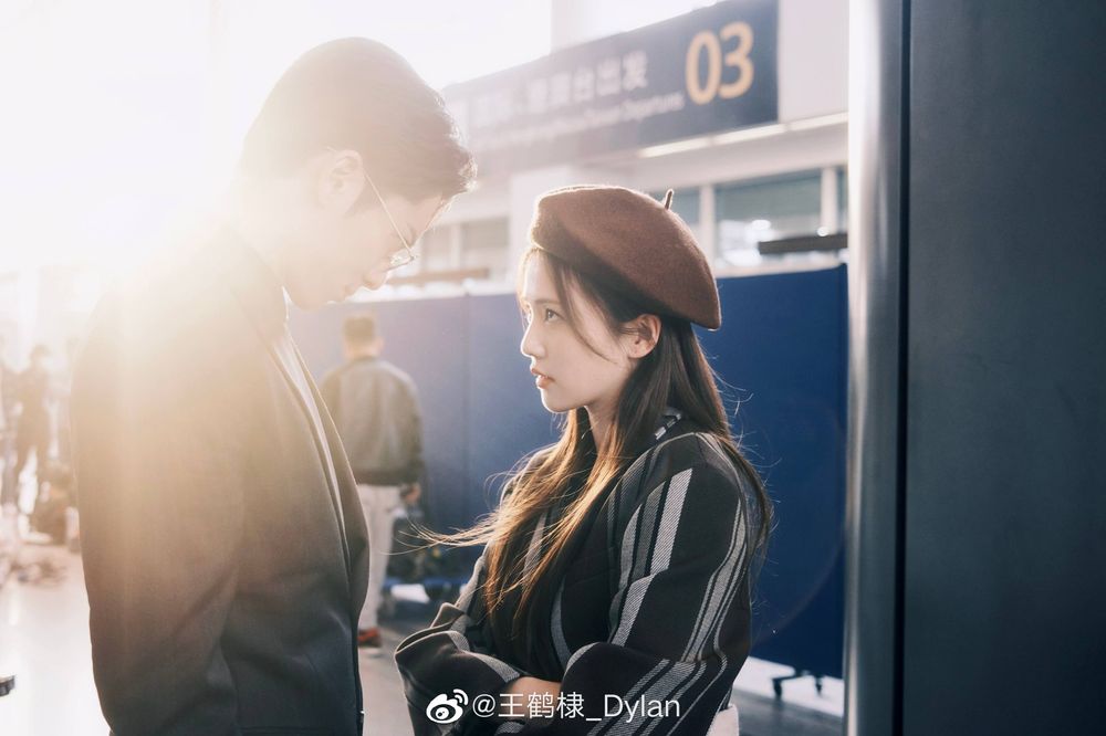 95後流量小生王鶴棣合作過7位陸劇女星！白鹿《以愛為營》默契十足，虞書欣CP感爆棚，待播劇搭田曦薇未播先火！-2