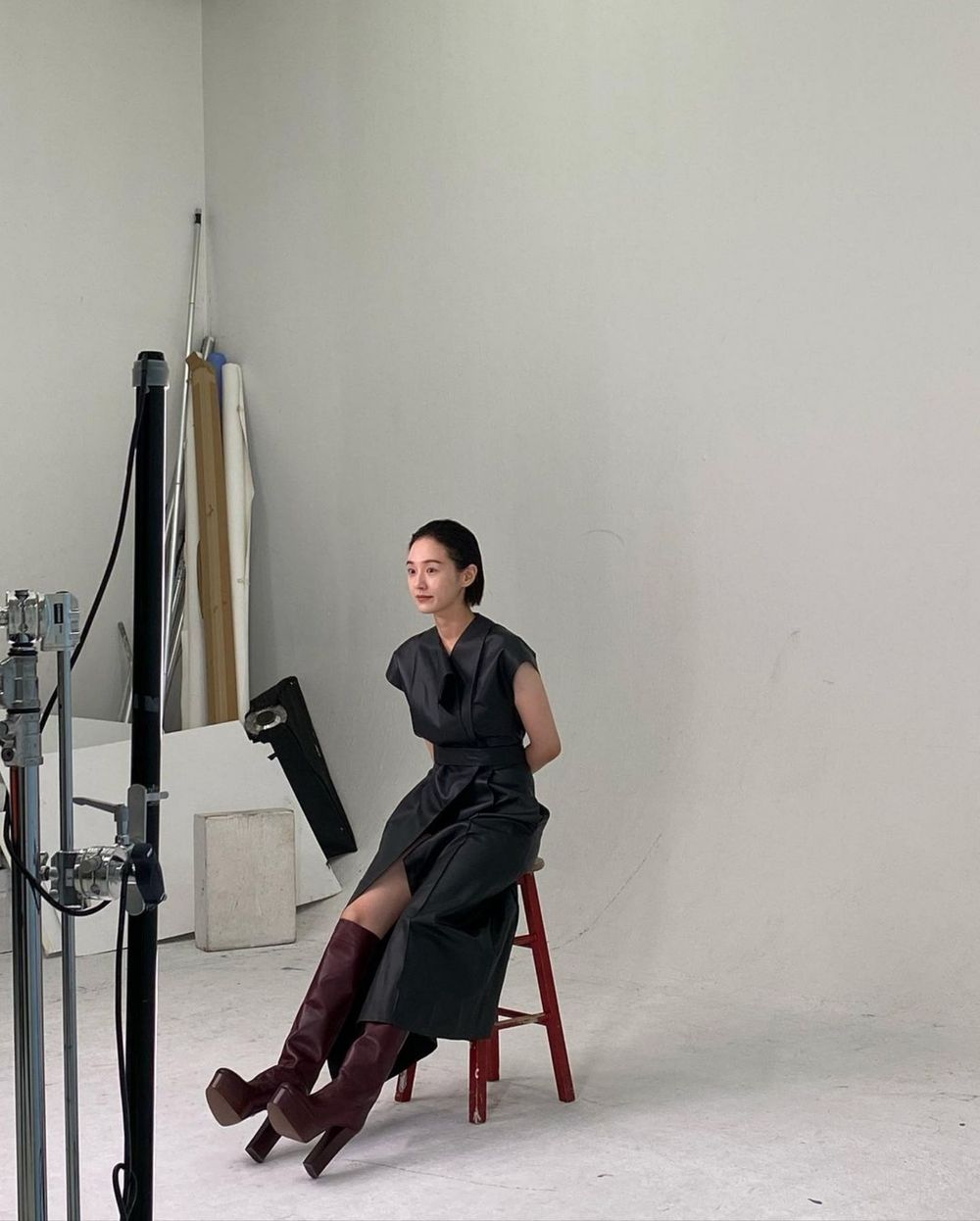 韓妞靴子穿搭5大顯瘦公式！Rosé秀智都靠這招，穿出筆直漫畫腿！-2