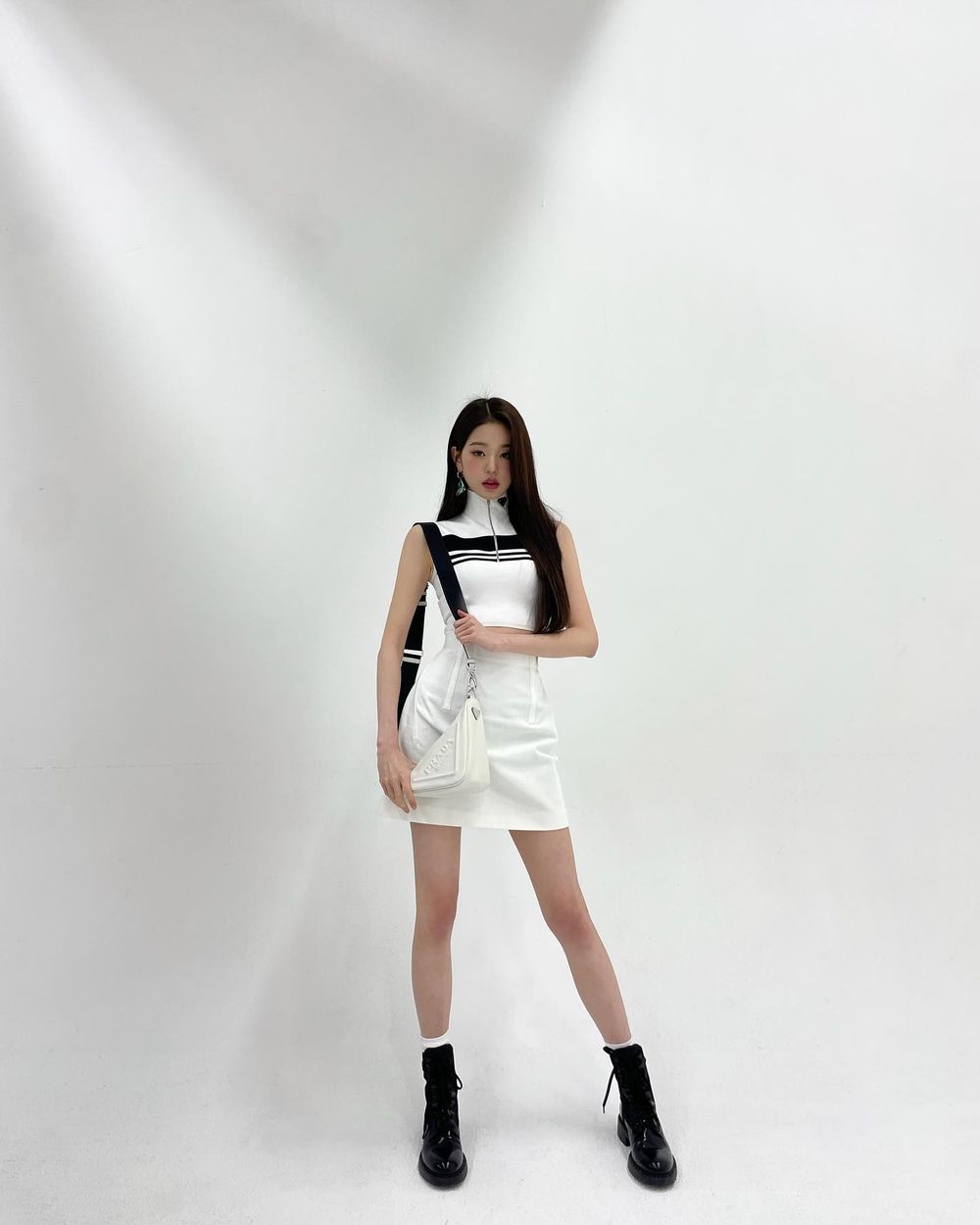 韓妞靴子穿搭5大顯瘦公式！Rosé秀智都靠這招，穿出筆直漫畫腿！-10