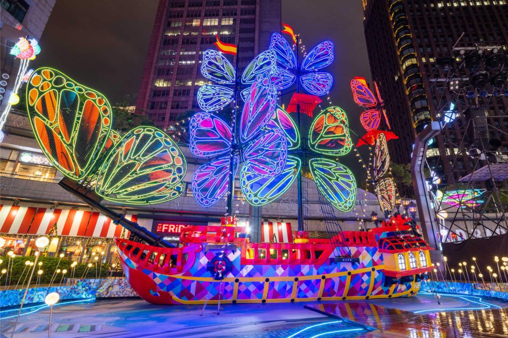 台北信義區最狂聖誕村在這！統一時代百貨13米高聖誕樹、夢幻咖啡小屋快來拍照！-6