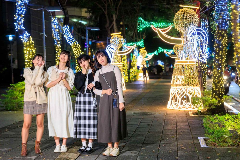 2023新北歡樂耶誕城開城時間地點、交通管制、演唱會懶人包！「甜點星」耶誕樹亮燈、3D光雕秀登場，7大絕美光廊搶先看！-15