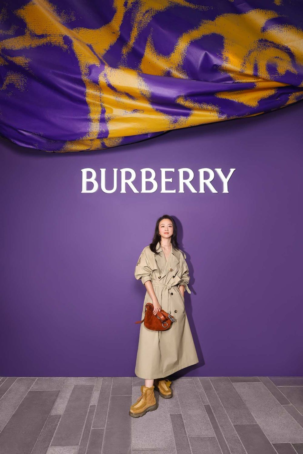 2023年末最火精品包！Burberry騎士包金馬影帝吳慷仁、全智賢都狂揹！-9