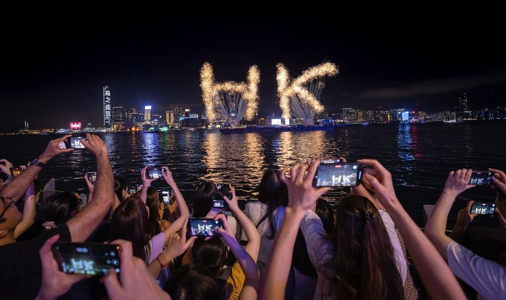 現在就訂機票！2023聖誕節香港迪士尼冰雪奇緣園區、水上煙火...5大夢幻景點公開！-4