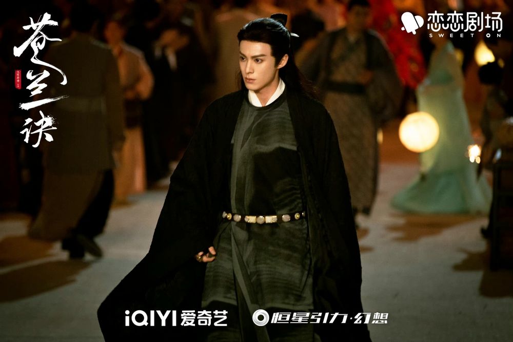 《以愛為營》王鶴棣6大「圈粉瞬間」造型盤點！西裝霸總、東方青蒼...哪款是你的愛？-13