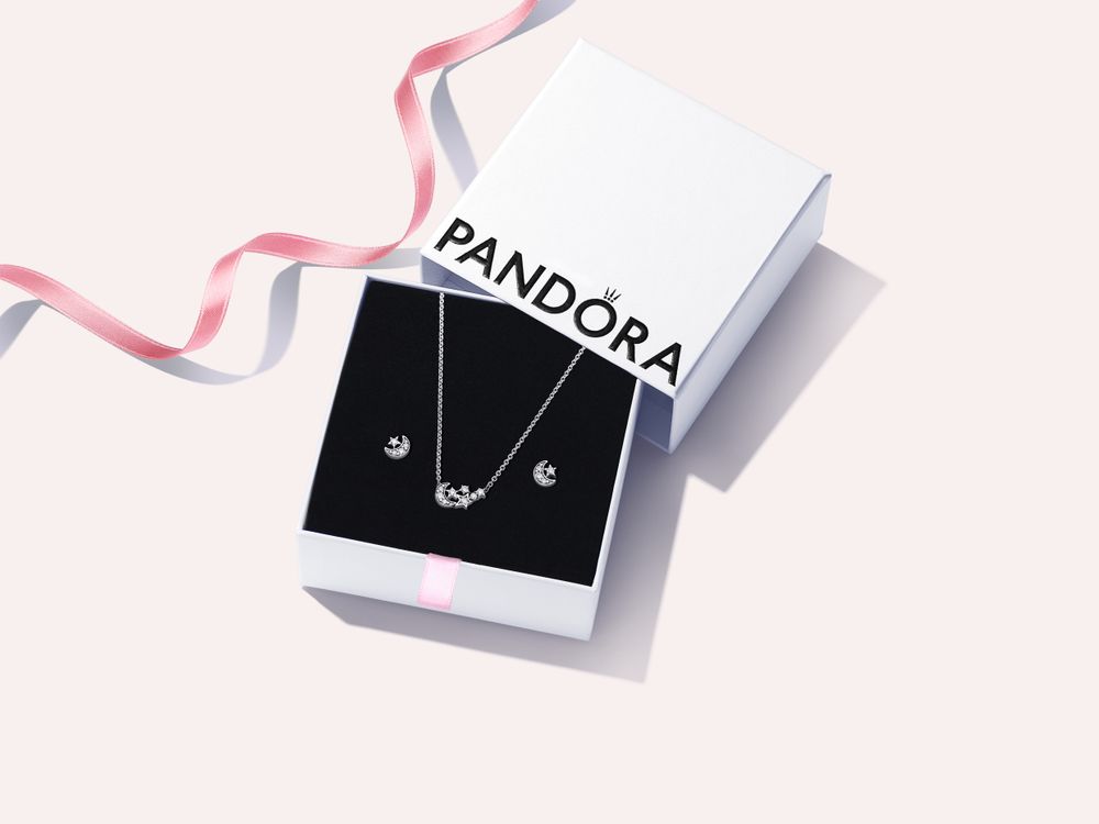 PANDORA粉紅耶誕小屋空降信義區！必買聖誕樹吊飾、星星項鍊快來挑禮物吧！-12