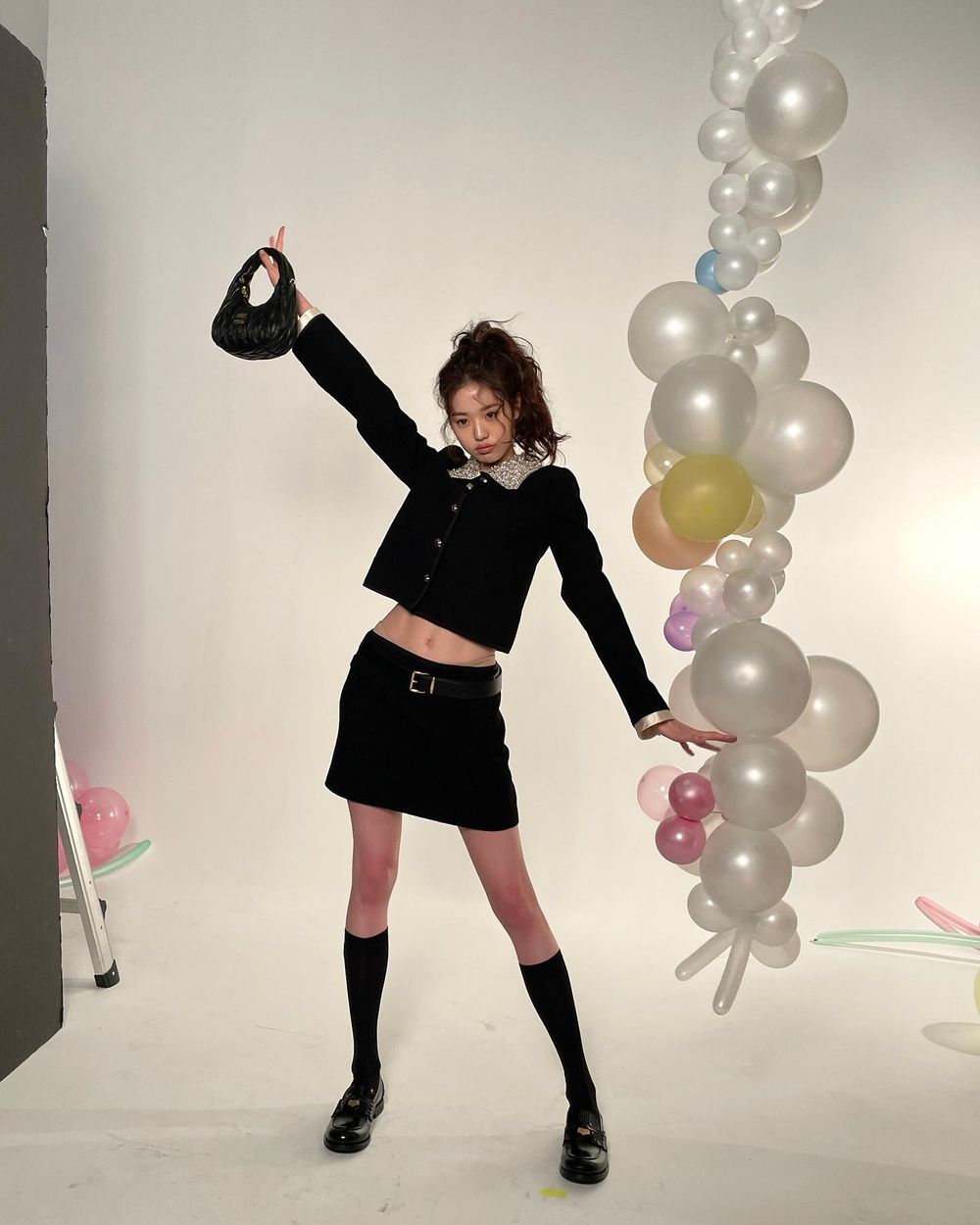 登上百大美女榜單！IVE張員瑛「MIU式」瘦身穿搭秘訣公開，原來都靠「這招」穿出不科學漫畫比例！-14