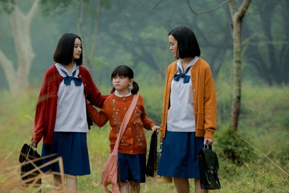 全球首部IMAX泰國鬼片《鬼聲泣》改編自真實案例,女學生放學中邪,半夜邪笑唸咒全家昏迷倒地!-7
