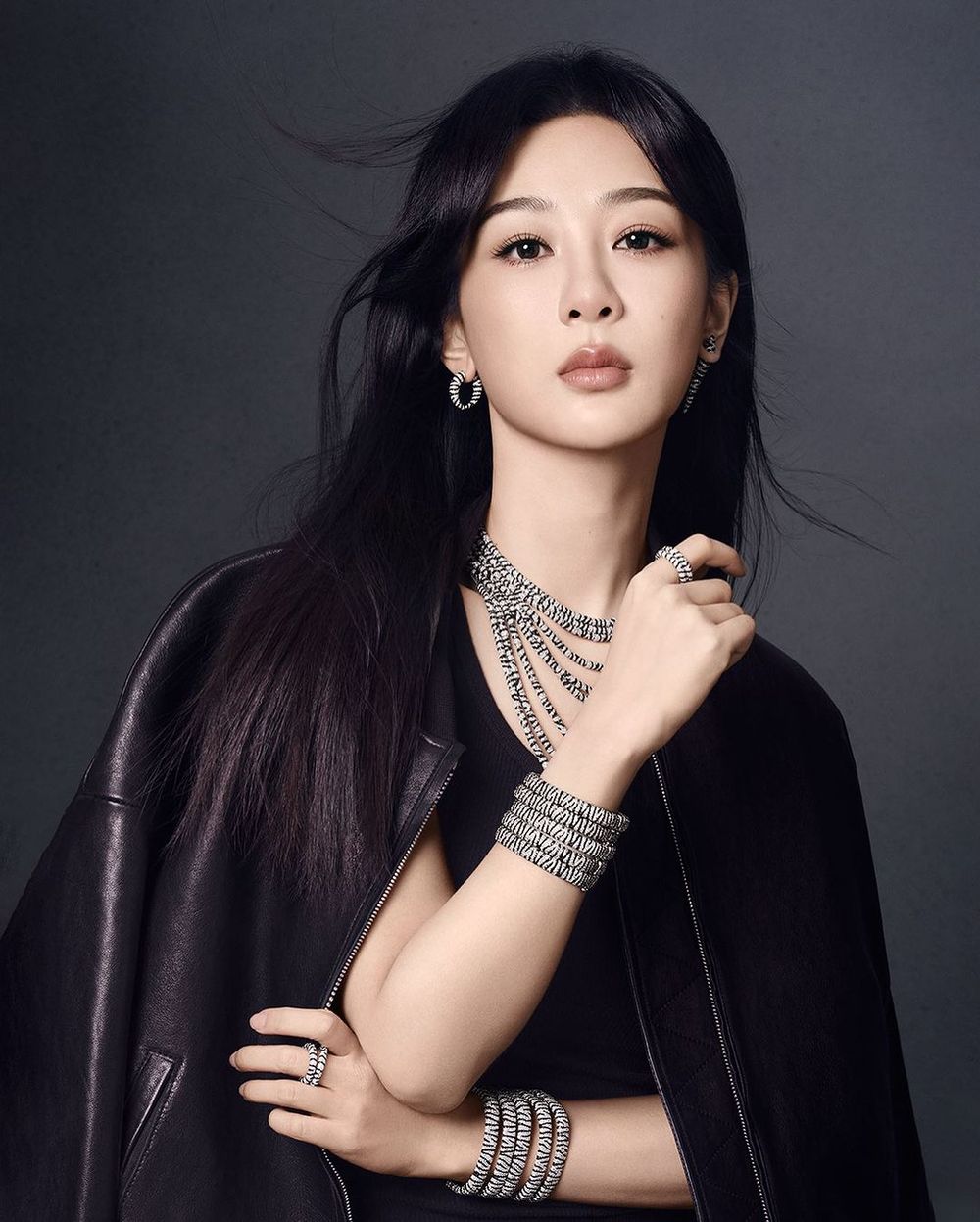 楊紫再收服一品牌！成APM Monaco全球品牌代言人！「這系列」女生都在搶！-6