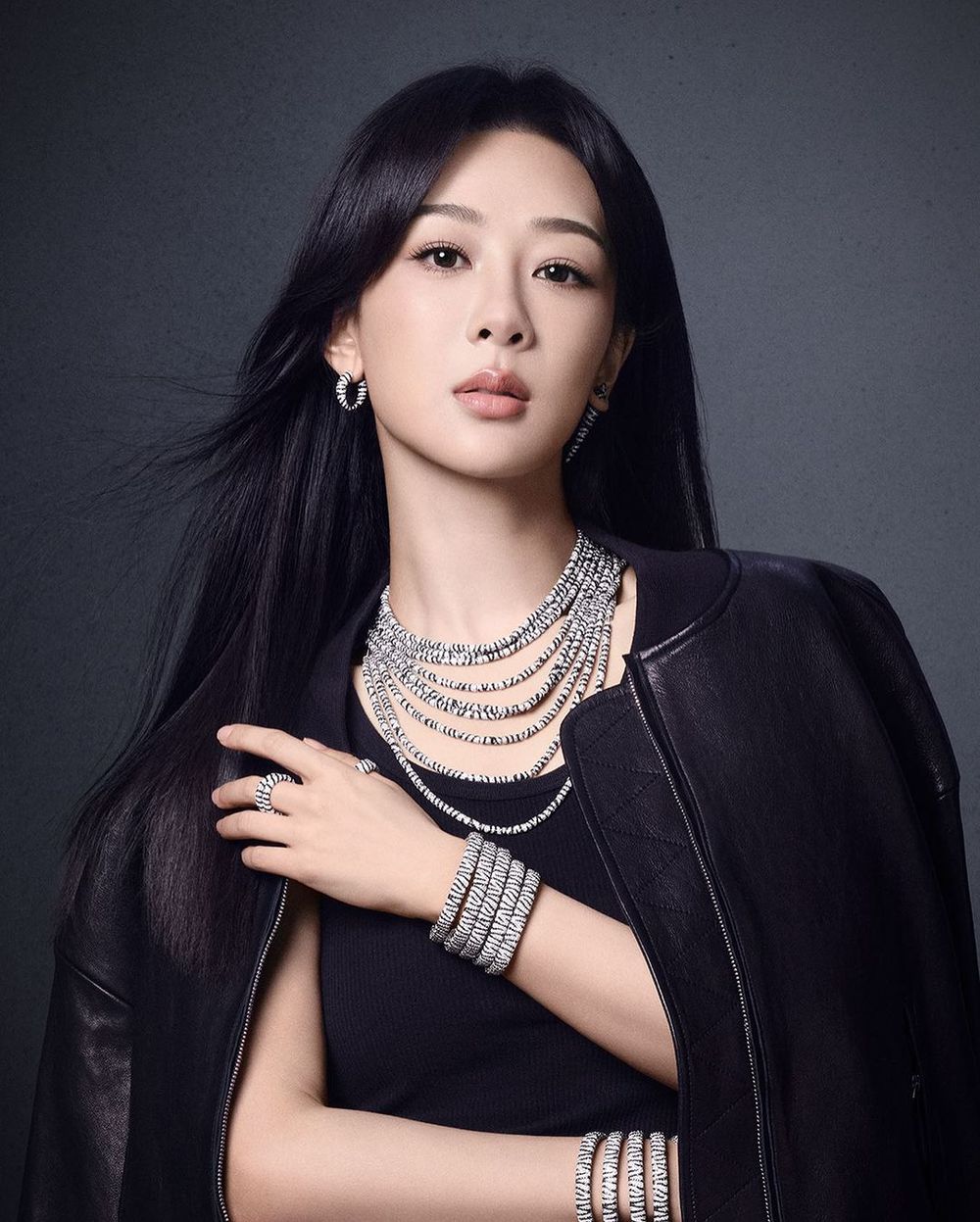 楊紫再收服一品牌！成APM Monaco全球品牌代言人！「這系列」女生都在搶！-7