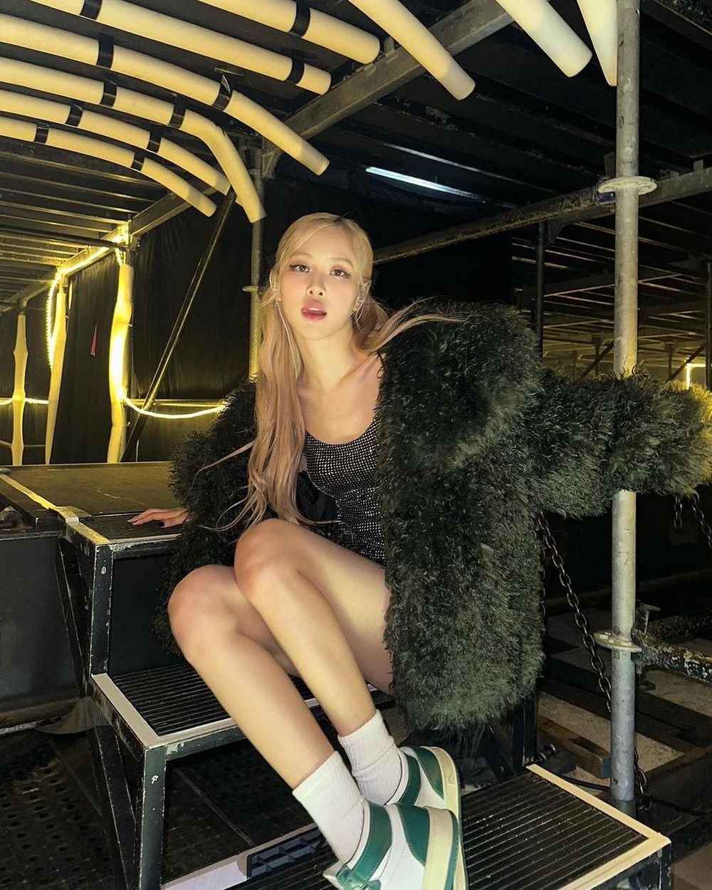 冬天五大外套10套穿搭圖鑑！小香外套必收、羽絨外套這樣穿才不顯胖！-10