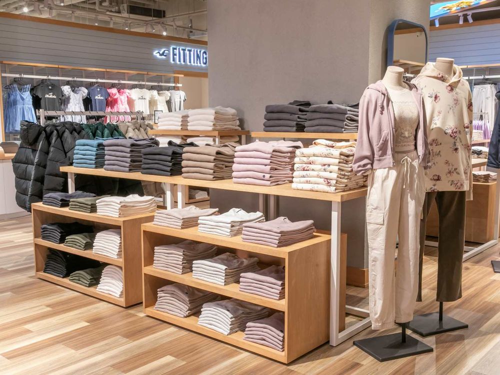 全亞洲第一間在台灣！A&F集團Hollister Co.開在台中「這裡」龍年限定超好買！-2