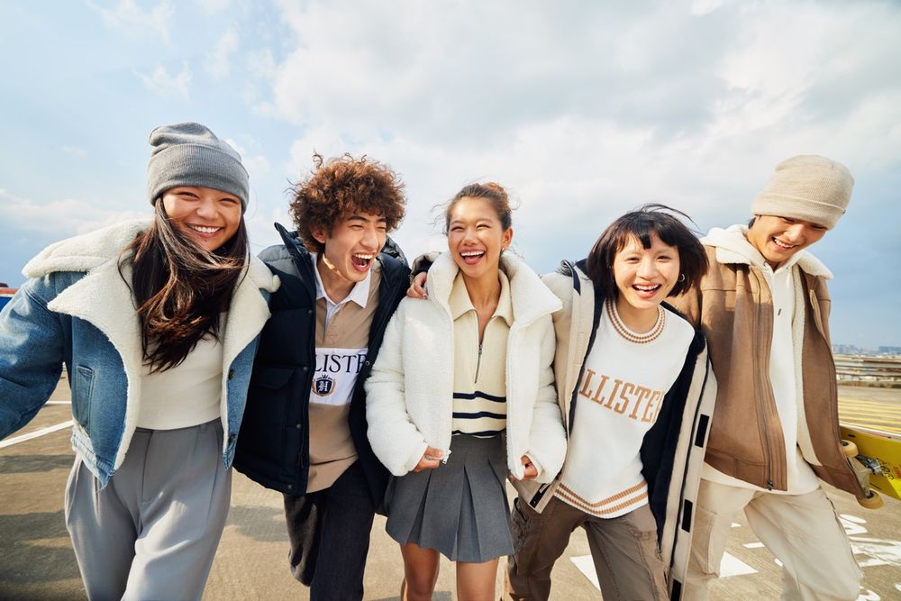 全亞洲第一間在台灣！A&F集團Hollister Co.開在台中「這裡」龍年限定超好買！-3