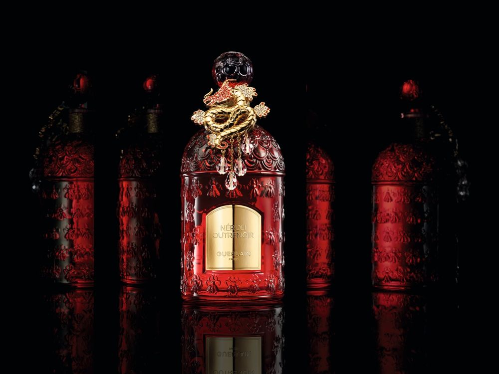 2024新年限定香水！嬌蘭史上最奢華霸氣「鍍金珠寶龍形」迷夜橙花淡香精，全球限量上市！-3