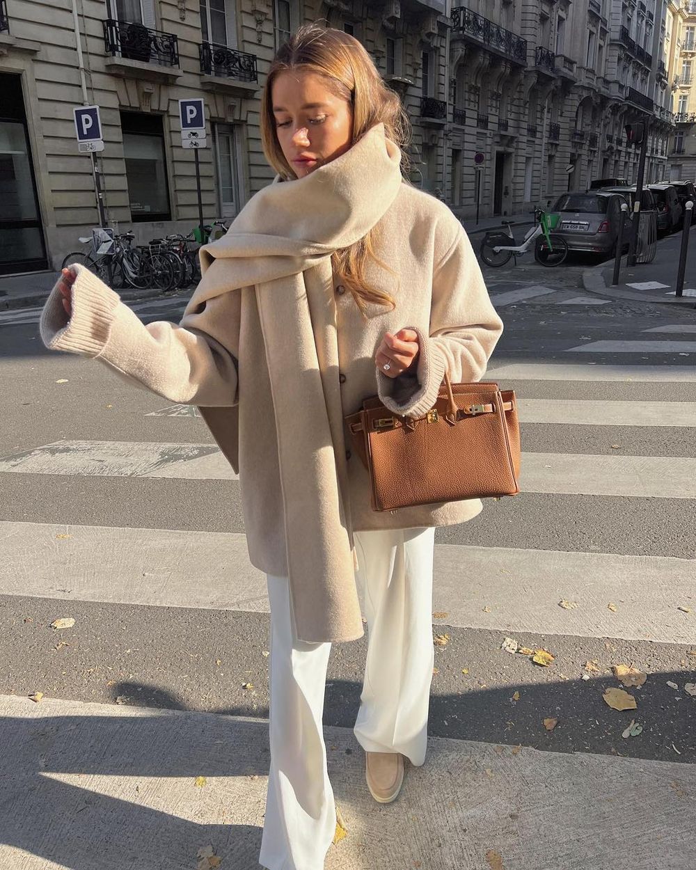 忽冷忽熱必備！冬天5種圍巾圍法穿搭公式！太妍、金裕貞…韓星都靠這招顯臉小！-10