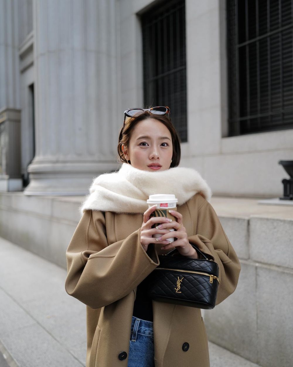 忽冷忽熱必備！冬天5種圍巾圍法穿搭公式！太妍、金裕貞…韓星都靠這招顯臉小！-13