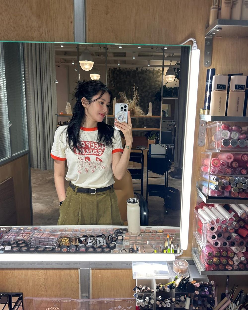 韓網大推明星彩妝師！金惠琳年度總整9款好用粉底推薦，不泛油光最美水光肌、半霧半透女神裸妝...韓妞壓箱底寶藏底妝都在這！-20