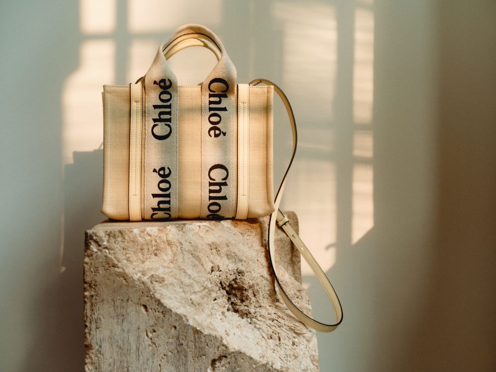 2024必買精品包！Chloé爆款Woody托特包新色「霜淇淋粉、小雞黃」三萬多買到！-3