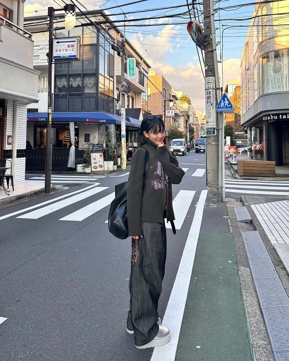 女生必學！4招黑褲「急救級」顯瘦穿搭技巧！蘿蔔腿胖臀瞬間隱形，「這件」百元神褲必買！-5