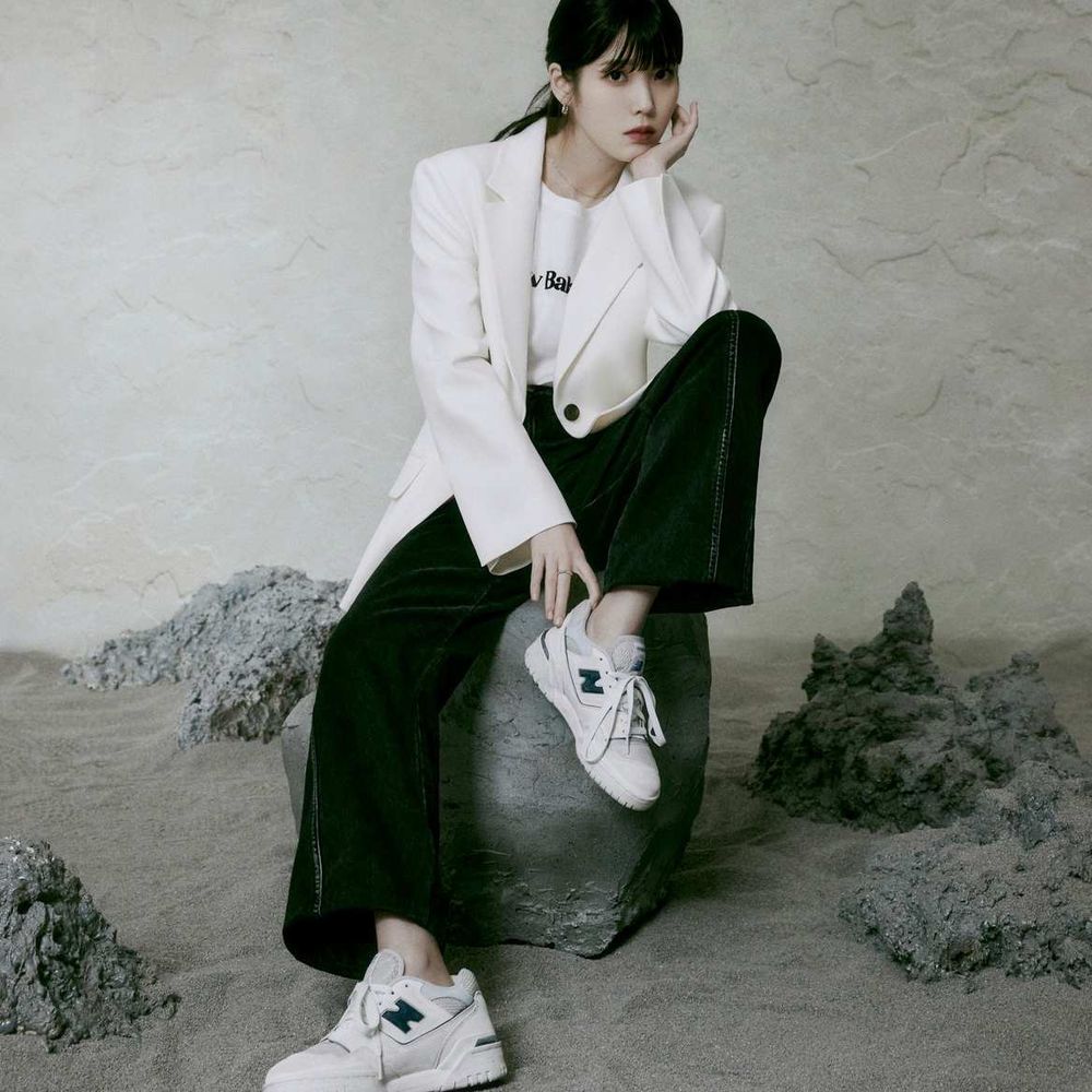 女生必學！4招黑褲「急救級」顯瘦穿搭技巧！蘿蔔腿胖臀瞬間隱形，「這件」百元神褲必買！-17