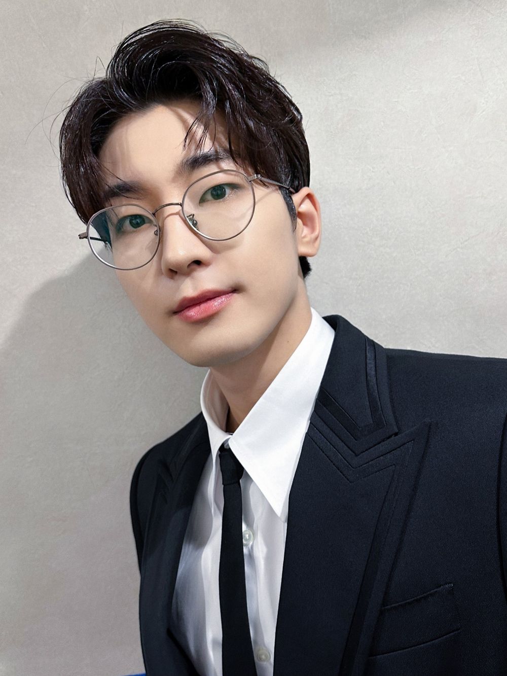 韓網票選「最想交往」KPOP男偶像TOP8！秀彬、圓佑都上榜，車銀優輸給「他」排第二！-4